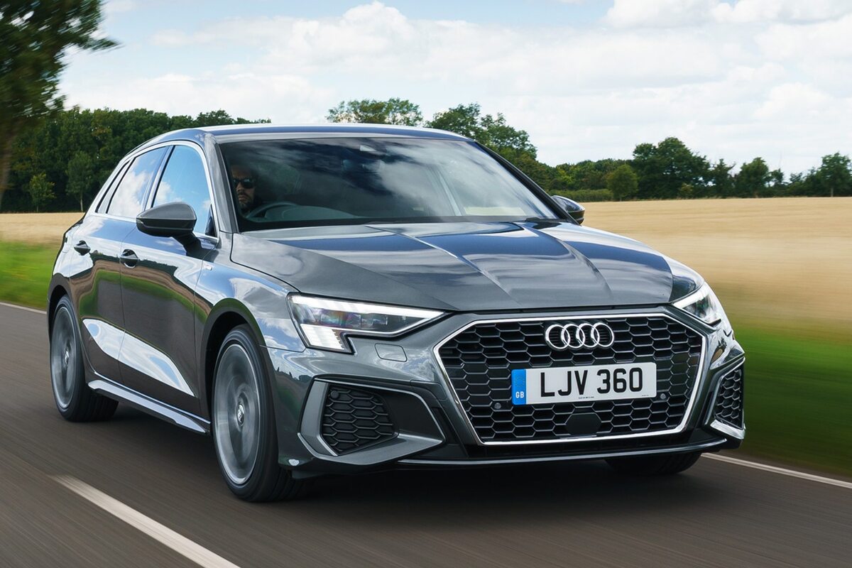 Audi A3 срещу Audi A4 сравнение