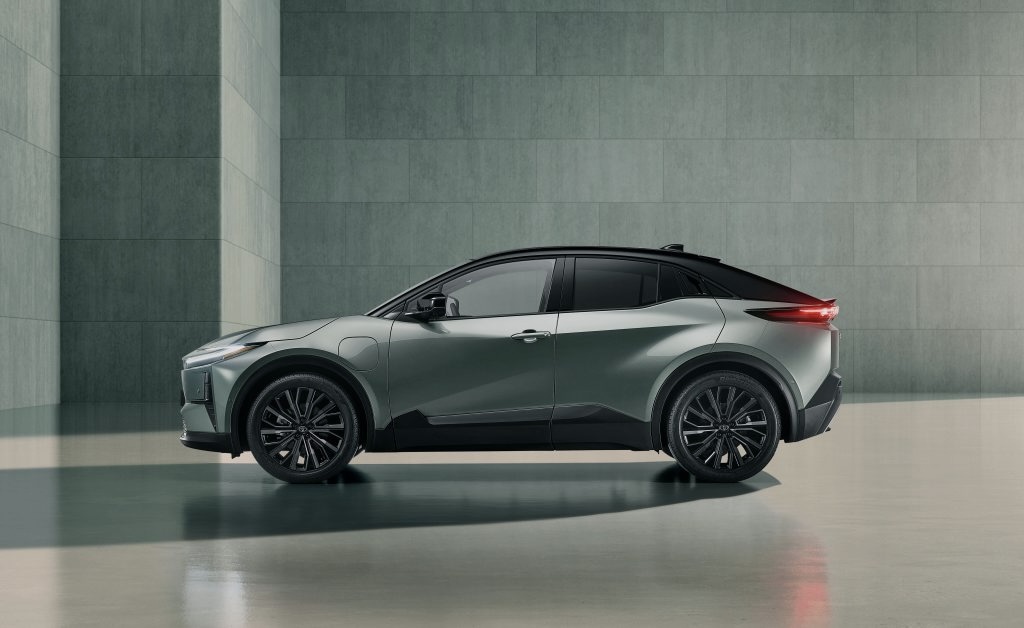Toyota ch r + ev 2026