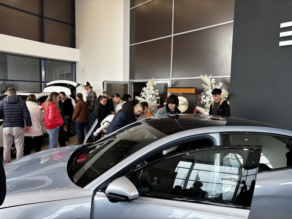 Китайски автомобили изложение България 2026 BYD Geely модели