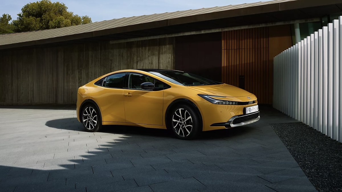 New Toyota Prius atara.bg 