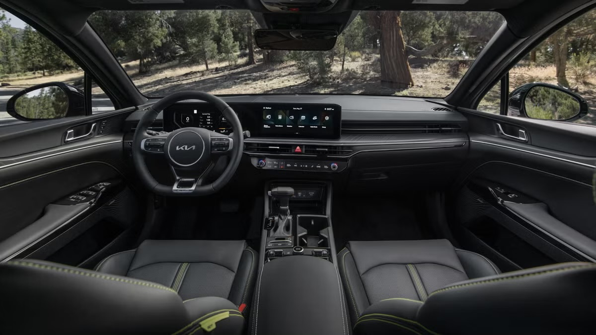 KIA K5 interior 