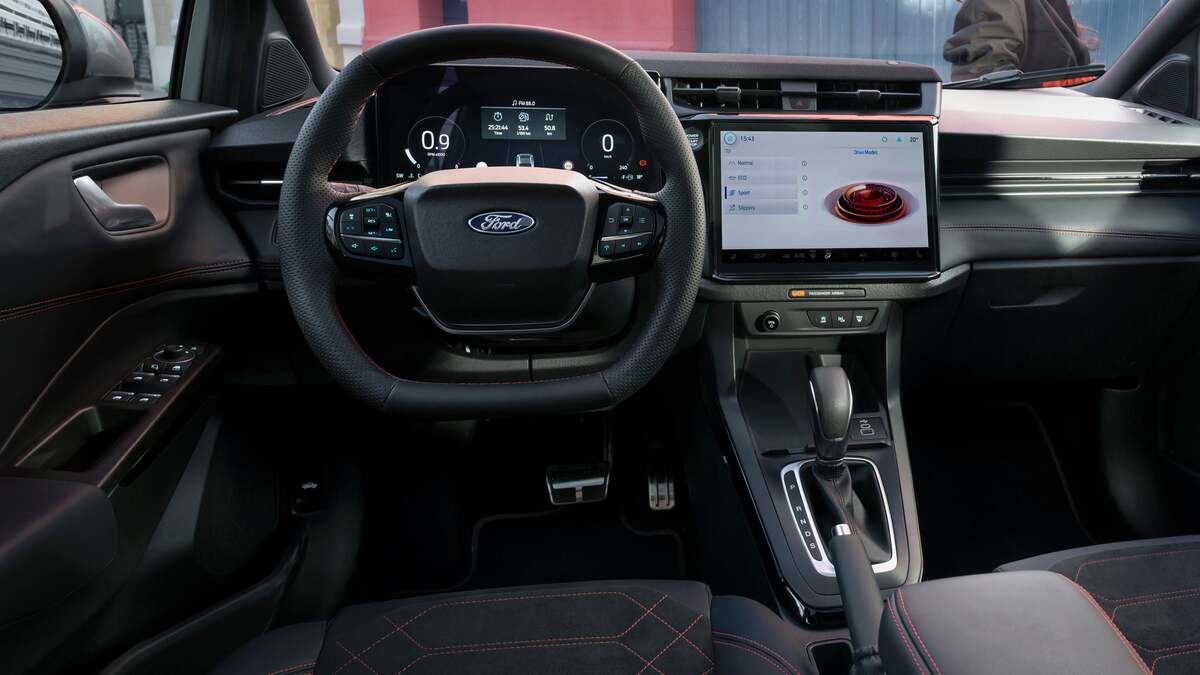 Ford Puma interior 