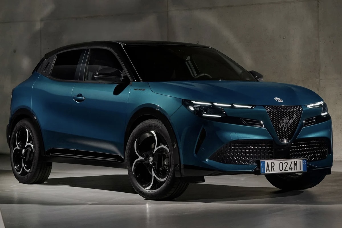 Alfa Romeo Junior Ibrida 2026 full review 