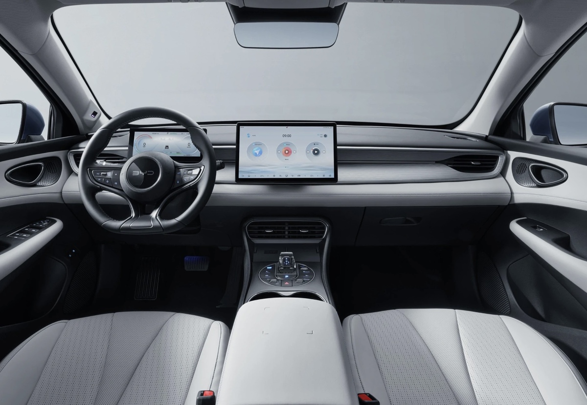 BYD SEAL 5 DM-i interior