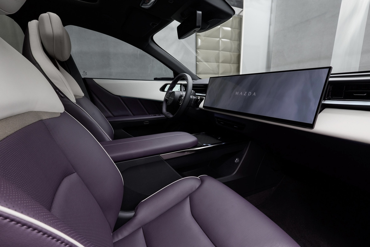 Mazda CX-6e 2026 interior 