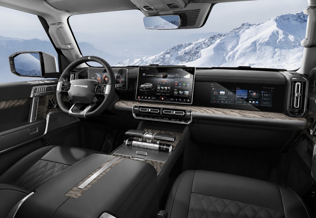 Dongfeng Mhero 917 interior 