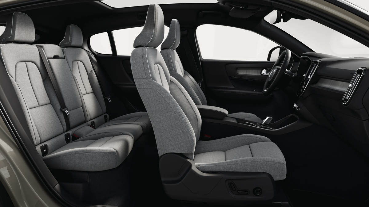 Volvo ec40 interior 