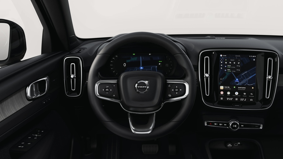 New Volvo EC40 interior 