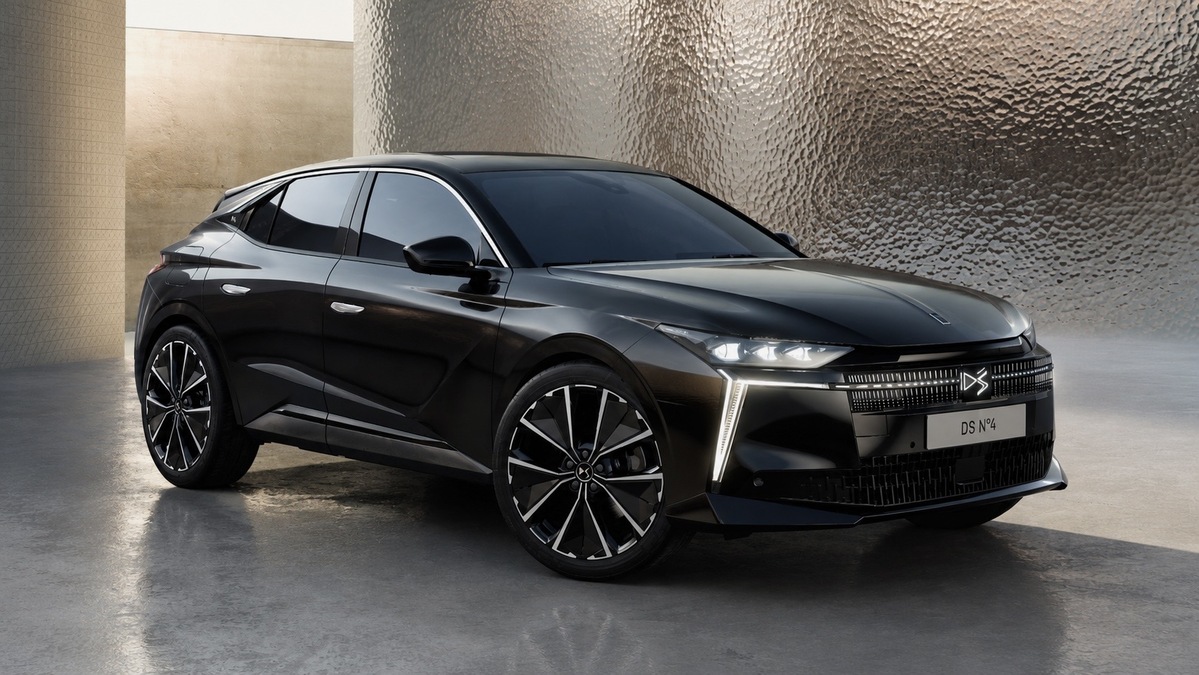 Новият DS N°4 HYBRID