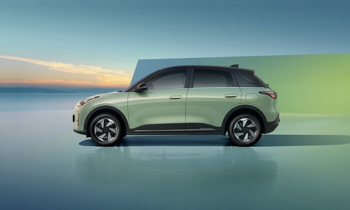 Geely E2 