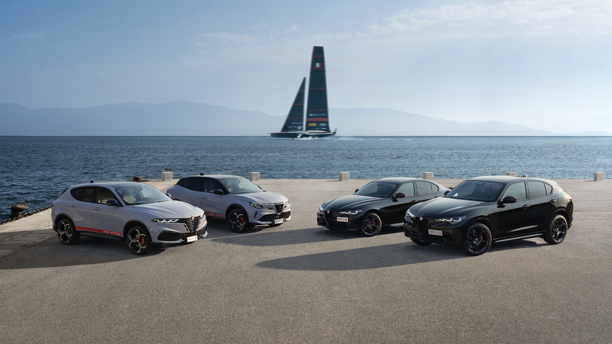 Alfa Romeo Edizione Luna Rossa дебютира в Неапол