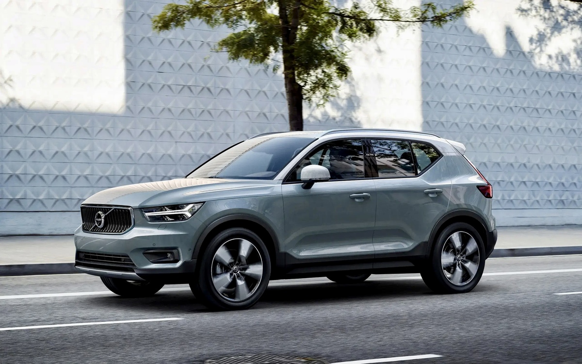 Volvo XC40 B4 (2025)