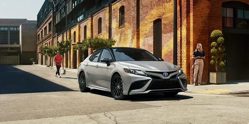 Toyota Camry Hybrid (2022)