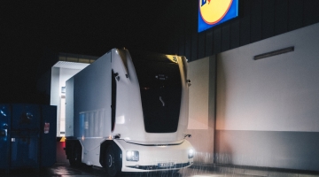 Безкабинен автономен камион на Einride започна доставки за Lidl по обществен път в Германия