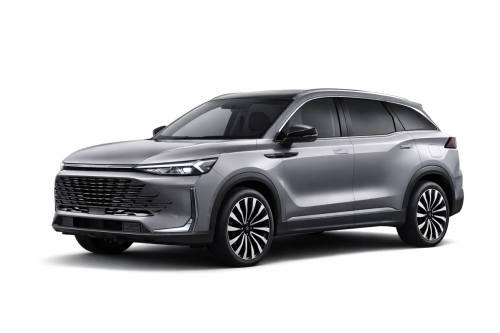 BAIC X7: Луксът на „Първа класа“, който превзема семейния SUV сегмент