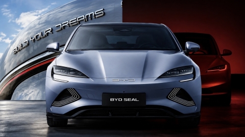BYD отново изпревари Tesla в света, а в България вече отваря втори шоурум