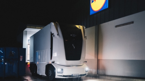 Безкабинен автономен камион на Einride започна доставки за Lidl по обществен път в Германия