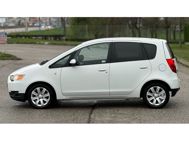 1.1i 75к.с *Климатик* - автомобили, коли, обяви за нови и употребявани 6