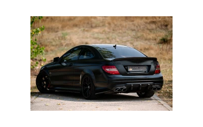 2012-mercedes-benz-c-63-amg - 5