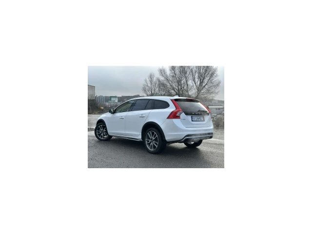 2015 Volvo V60 Cross Country - автомобили, коли, обяви за нови и употребявани 3
