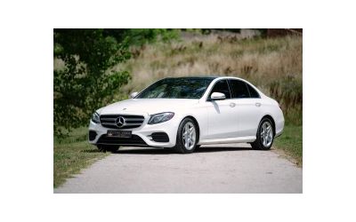 2017-mercedes-benz-e-300-4matic - 2