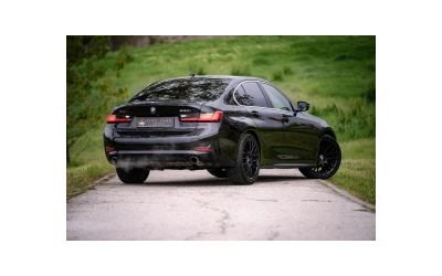 2020-bmw-330-xdrive - 5