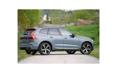2022-volvo-xc60-b6-r-design - 5