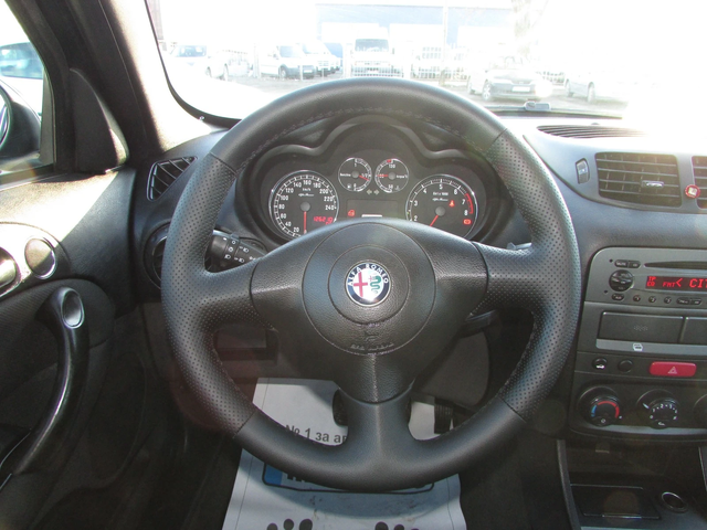 Alfa Romeo 147 1.6i EURO4 - автомобили, коли, обяви за нови и употребявани 11