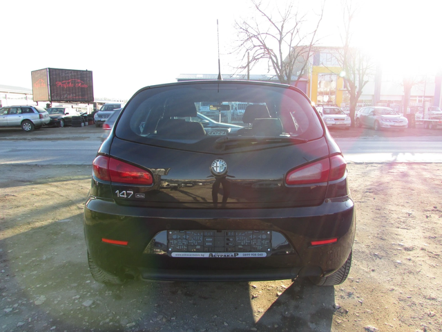 Alfa Romeo 147 1.6i EURO4 - автомобили, коли, обяви за нови и употребявани 3