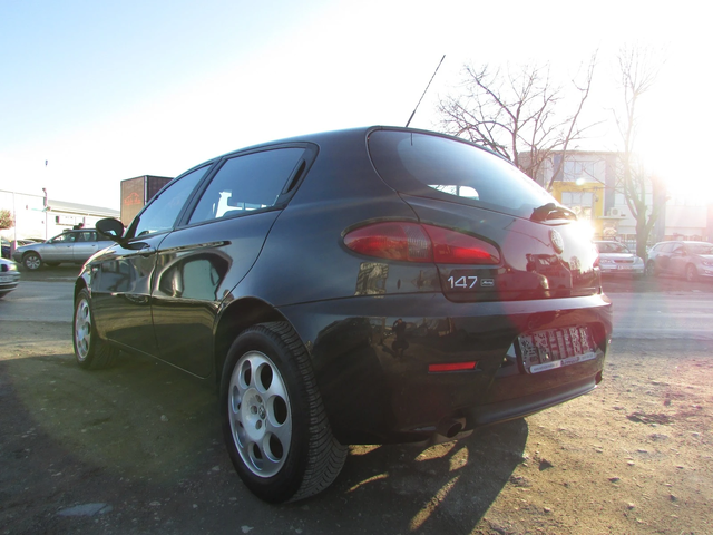 Alfa Romeo 147 1.6i EURO4 - автомобили, коли, обяви за нови и употребявани 5