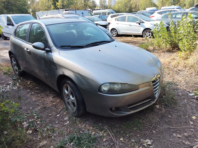 Alfa Romeo 147 1, 6i  KLIMA - автомобили, коли, обяви за нови и употребявани 1