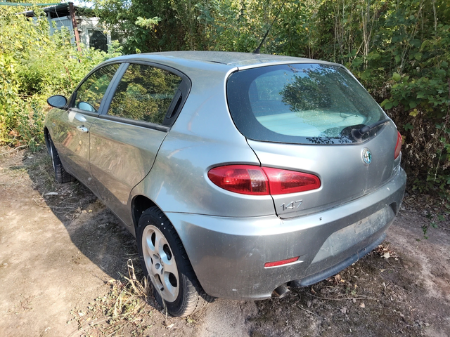 Alfa Romeo 147 1, 6i  KLIMA - автомобили, коли, обяви за нови и употребявани 2