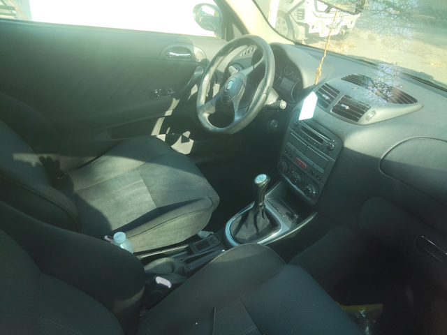 Alfa Romeo 147 1, 6i 105ps KLIMA - автомобили, коли, обяви за нови и употребявани 4