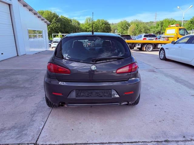 Alfa Romeo 147 1.6i 16V* GPL-Metano* UNIKAT* - автомобили, коли, обяви за нови и употребявани 5