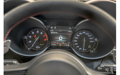 Alfa Romeo 2.9 BiTurbo Q4/AWD/Carbon/Harman Kardon/Камера - автомобили, коли, обяви за нови и употребявани 13