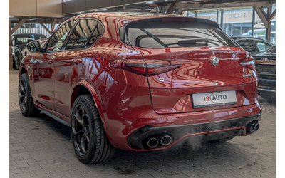 alfa-romeo-2-9-biturbo-q4-awd-carbon-harman-kardon-kamera - 4