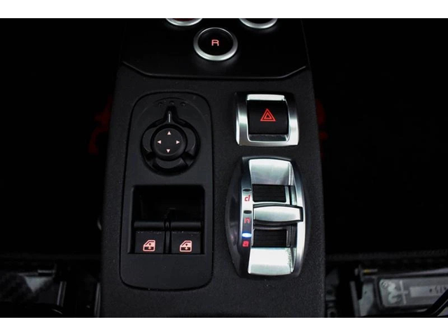 Alfa Romeo 4C 1.7 (240 кс) - автомобили, коли, обяви за нови и употребявани 9