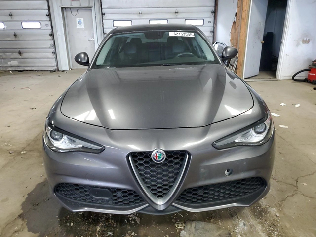 Alfa Romeo Giulia Q4/KEYLESS/ОБДУХВАНЕ/КАМЕРА - автомобили, коли, обяви за нови и употребявани 0