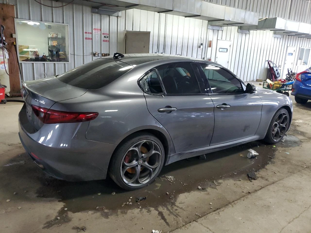 Alfa Romeo Giulia Q4/KEYLESS/ОБДУХВАНЕ/КАМЕРА - автомобили, коли, обяви за нови и употребявани 3