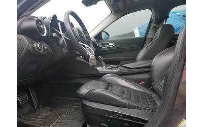 Alfa Romeo Giulia Q4/KEYLESS/ОБДУХВАНЕ/КАМЕРА - автомобили, коли, обяви за нови и употребявани 6