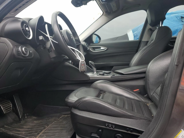 Alfa Romeo Giulia Q4/KEYLESS/ОБДУХВАНЕ/КАМЕРА - автомобили, коли, обяви за нови и употребявани 6