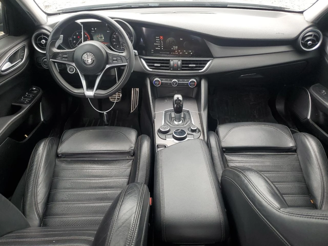 Alfa Romeo Giulia Q4/KEYLESS/ОБДУХВАНЕ/КАМЕРА - автомобили, коли, обяви за нови и употребявани 7