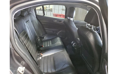 Alfa Romeo Giulia Q4/KEYLESS/ОБДУХВАНЕ/КАМЕРА - автомобили, коли, обяви за нови и употребявани 9