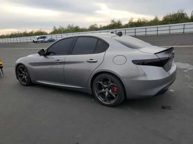 Alfa Romeo Giulia DISTRONIC* КОЖА* ПОДГРЕВ* - автомобили, коли, обяви за нови и употребявани 1