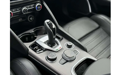 Alfa Romeo Giulia * CARFAX * ЦЕНА ДО БГ - автомобили, коли, обяви за нови и употребявани 10