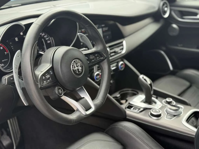 Alfa Romeo Giulia * CARFAX * ЦЕНА ДО БГ - автомобили, коли, обяви за нови и употребявани 7