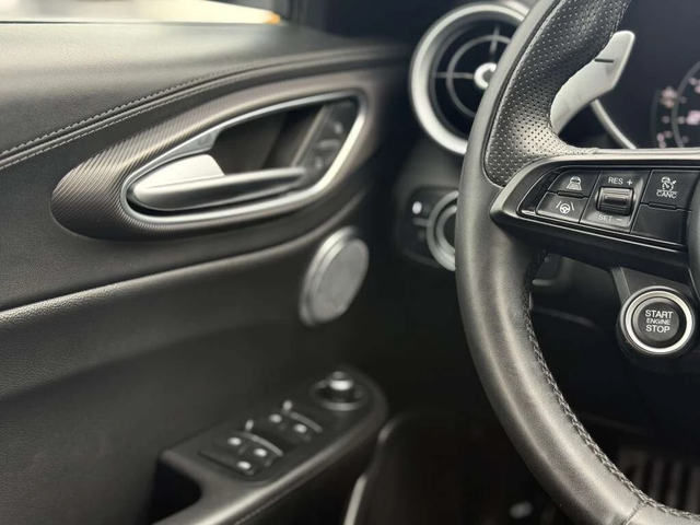 Alfa Romeo Giulia * CARFAX * ЦЕНА ДО БГ - автомобили, коли, обяви за нови и употребявани 9