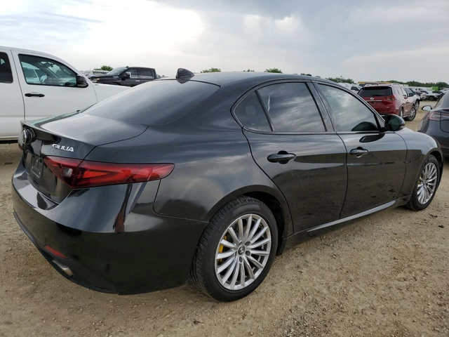 Alfa Romeo Giulia 2018 ALFA ROMEO GIULIA TI Q4 - автомобили, коли, обяви за нови и употребявани 3