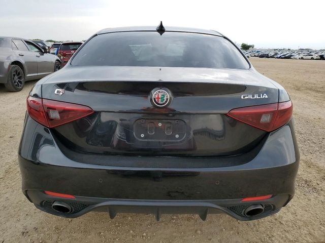 Alfa Romeo Giulia 2018 ALFA ROMEO GIULIA TI Q4 - автомобили, коли, обяви за нови и употребявани 4
