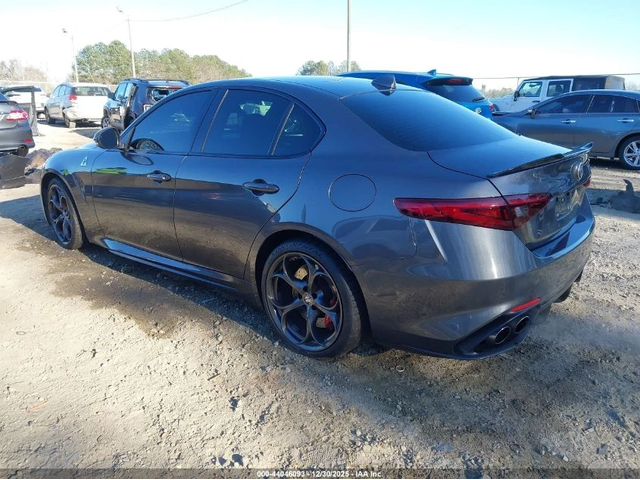 Alfa Romeo Giulia 2017 ALFA ROMEO GIULIA QUADRIFOGLIO RWD - автомобили, коли, обяви за нови и употребявани 5